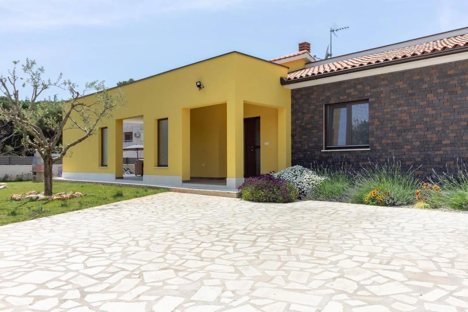 Ferienhaus Mit Privatpool Fuer 6 Personen Ca 150 Qm In Medulin, Istrien Suedkueste Von Istrien Holiday home Medulin