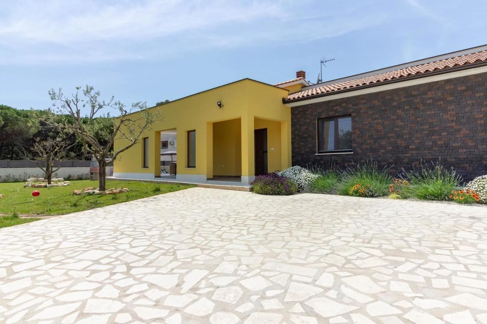 Holiday home Ferienhaus Mit Privatpool Fuer 6 Personen Ca 150 Qm In Medulin, Istrien Suedkueste Von Istrien