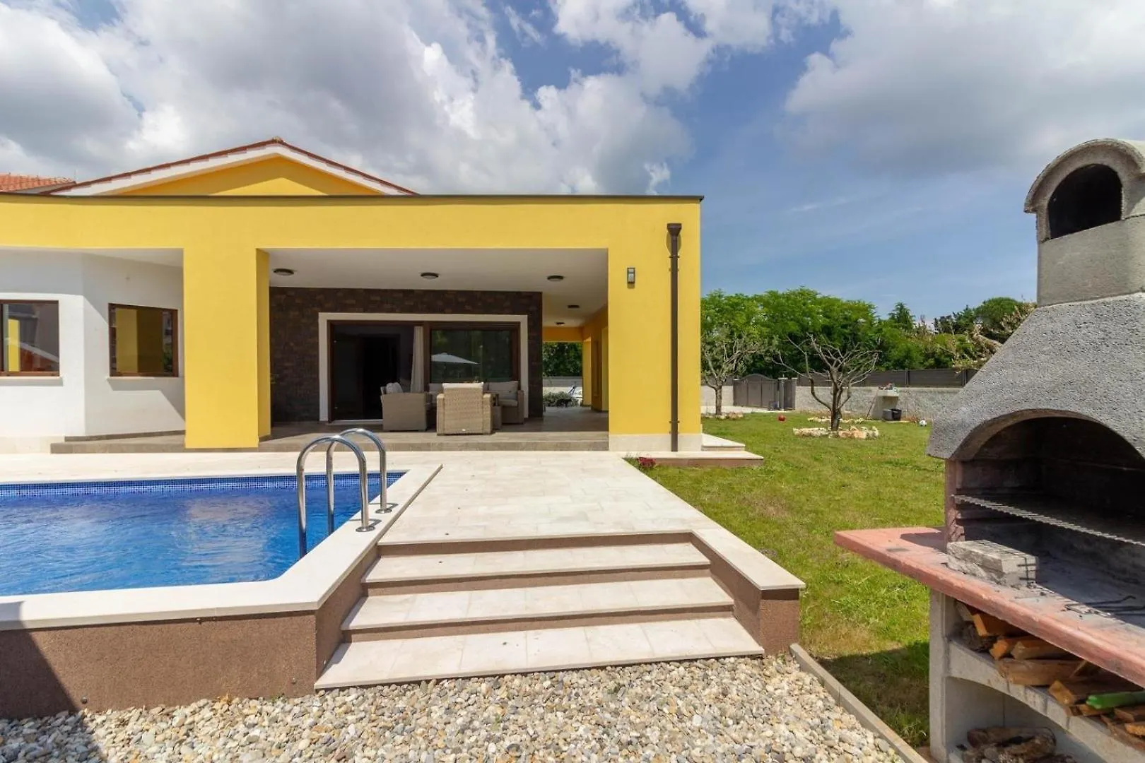 Ferienhaus Mit Privatpool Fuer 6 Personen Ca 150 Qm In Medulin, Istrien Suedkueste Von Istrien Holiday home