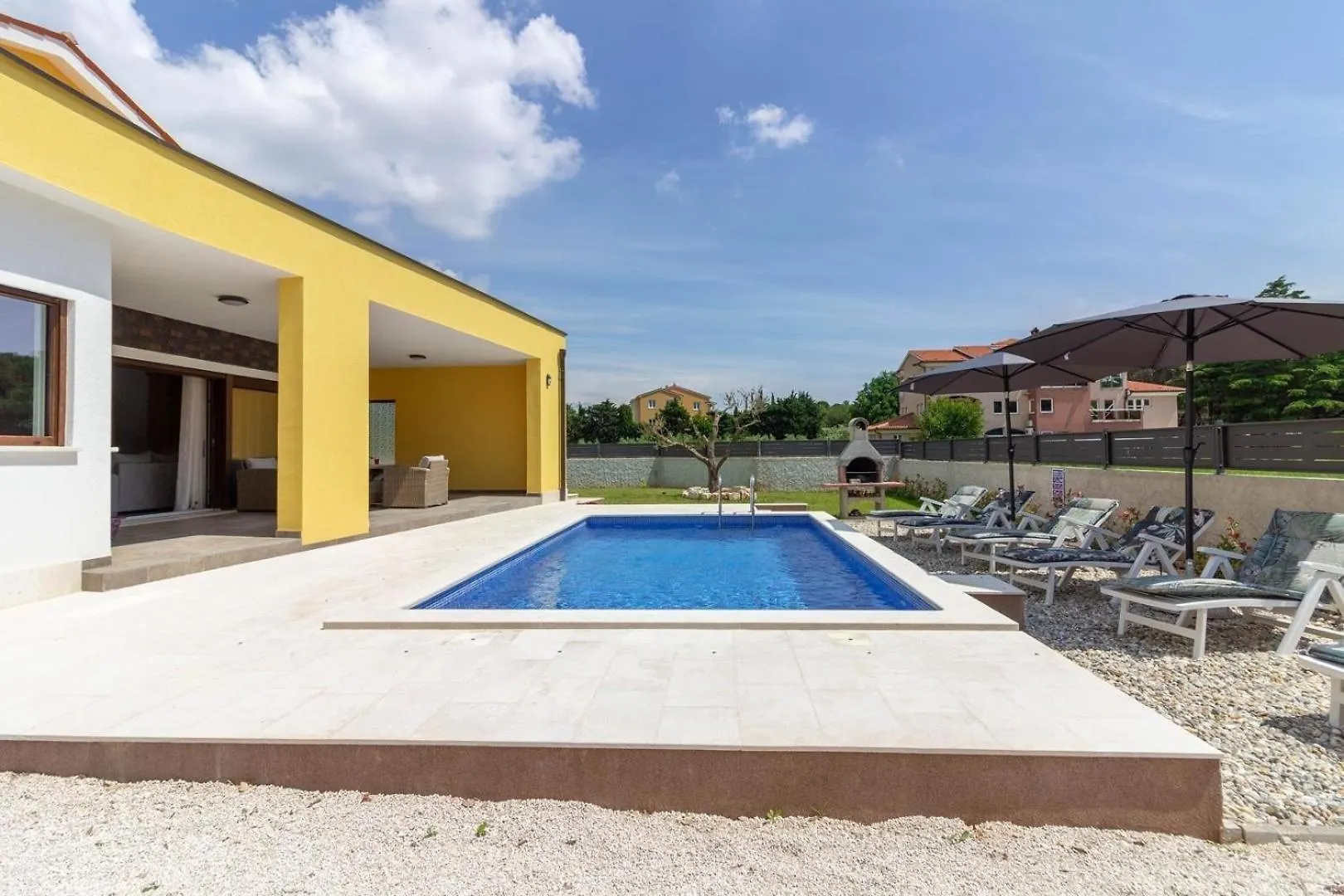 Ferienhaus Mit Privatpool Fuer 6 Personen Ca 150 Qm In Medulin, Istrien Suedkueste Von Istrien